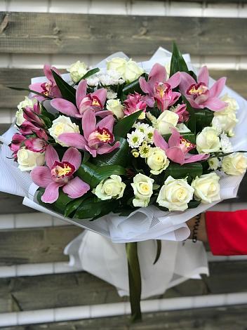 Букет цветов из: Розы и Хризантемы в Нагорном