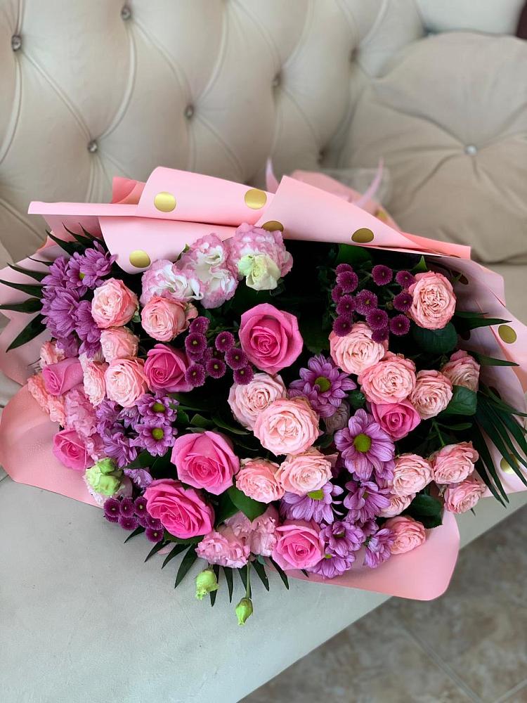 Букет цветов из: Хризантемы, Розы и Лизиантусы в Нагорном