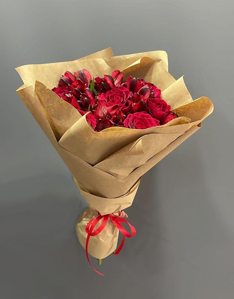 Букет цветов из: Альстромерии и Розы в Нагорном