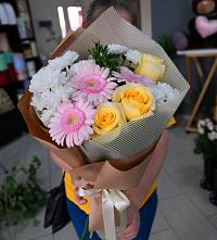 Букет цветов из:  Герберы, Розы и Хризантемы в Нагорном