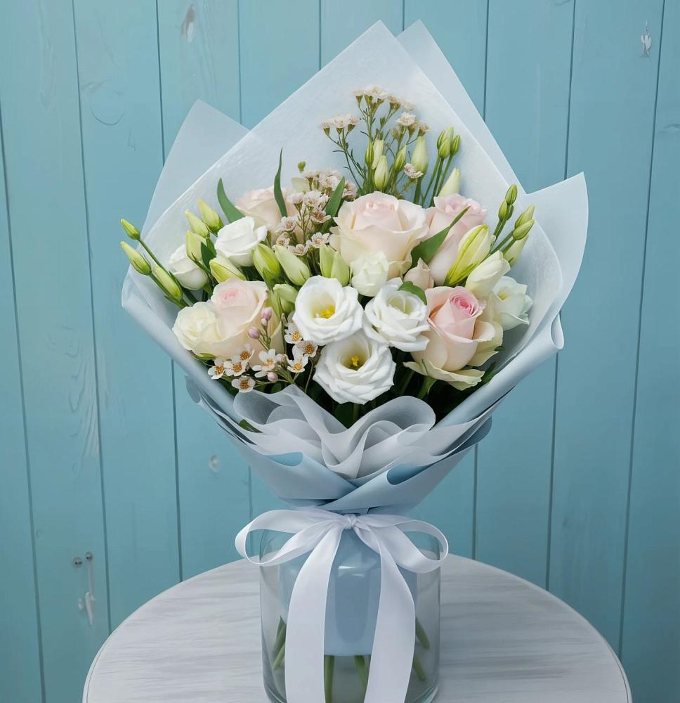 Букет цветов из: Розы и Лизиантусы в Нагорном