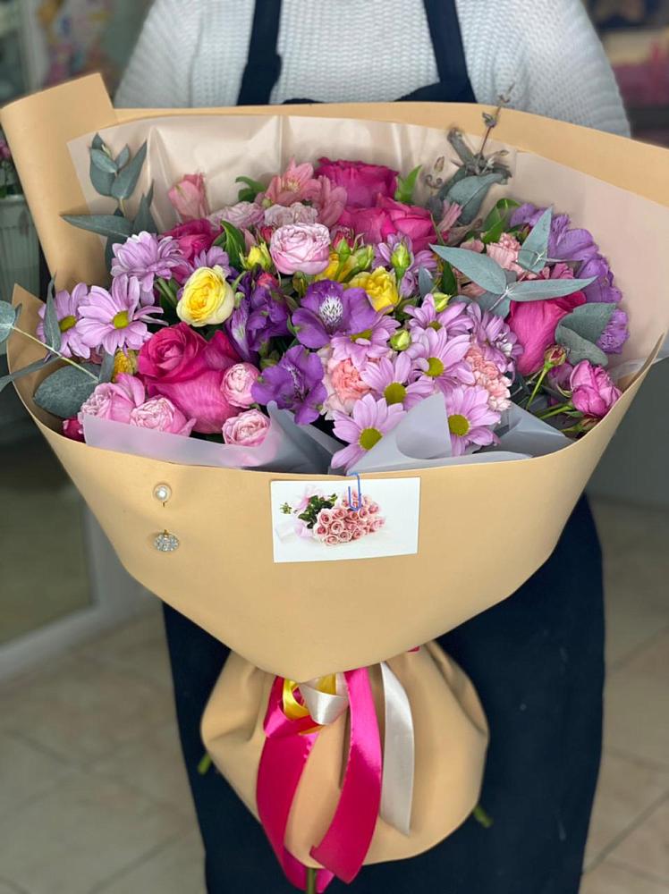 Букет цветов из: Хризантемы, Гвоздики и Альстромерии в Нагорном