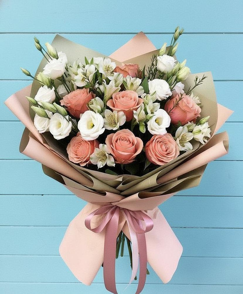 Букет цветов из: Розы, Альстромерии и Лизиантусы в Нагорном