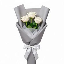 Букет 3 белые розы в Нагорном