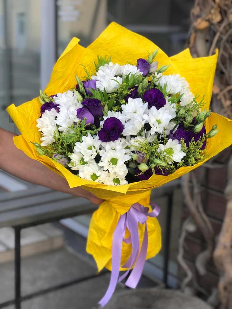 Букет цветов из: Ирисы, Хризантемы и Ромашки в Нагорном