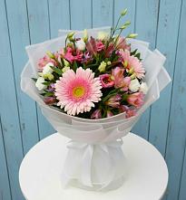 Букет цветов из:  Герберы, Альстромерии и Лизиантусы в Нагорном