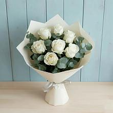Букет Белые розы в Эвкалипте в Нагорном