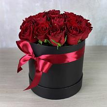 Цветочная композиция из Розы в шляпной коробке в Нагорном