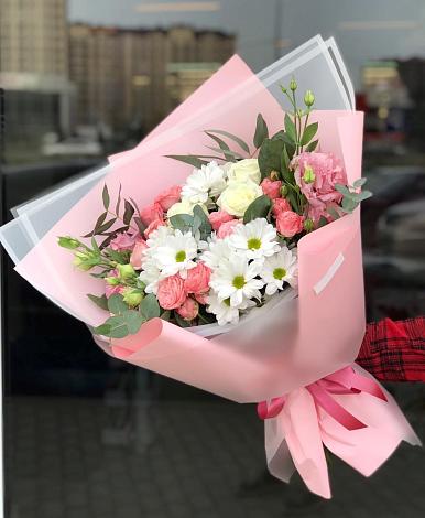 Букет цветов из: Розы, Лизиантусы и Хризантемы в Нагорном